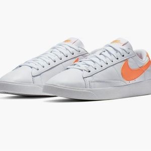 Nike Blazer Low SE sneaker size 11 Women’s
